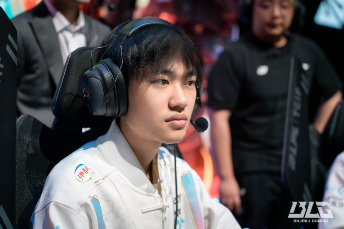 共同谱写了 共同谱写了