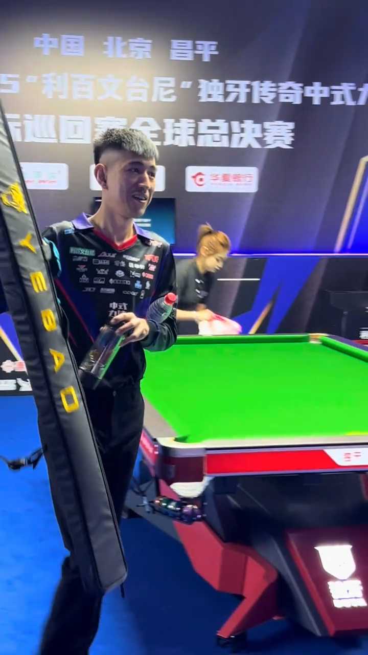 国男足的轨 国男足的轨